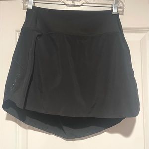Athleta Run With It 14" Skort Skirt Black Medium